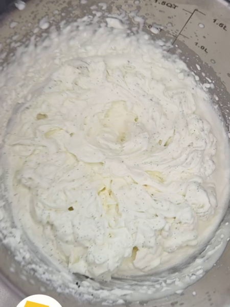 crème fouettée à la vanille